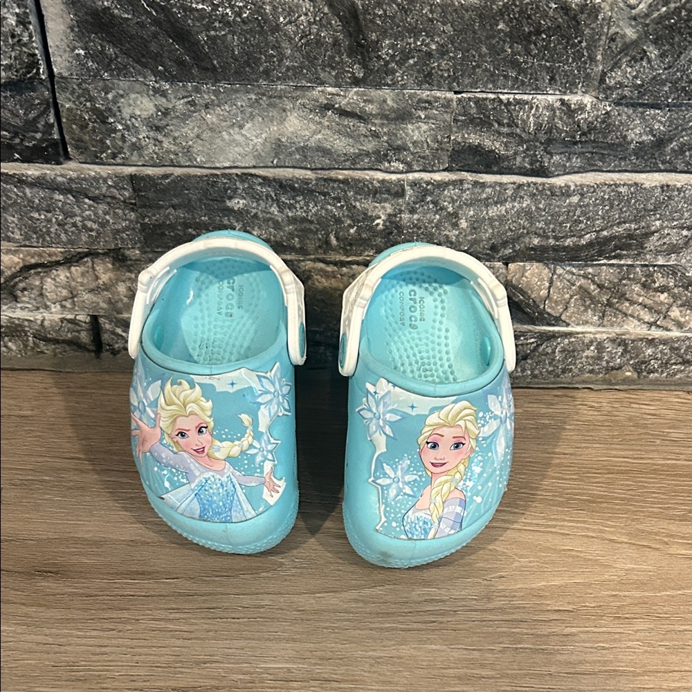 CROCS‎ Kids Light Blue “Frozen” Elsa/Anna Clogs size 4